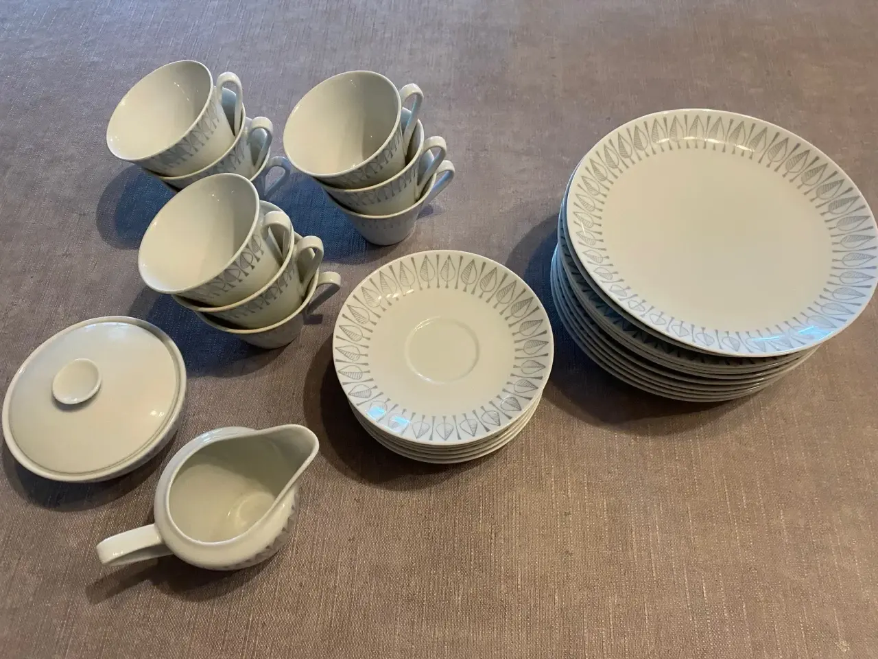 Billede 1 - Retro kaffestel med gråt mønster, Karlskrona