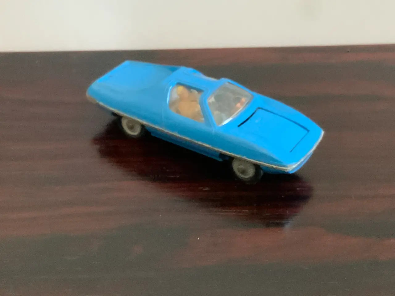 Billede 1 - Husky “ The Man From Uncle Pirahna Spy Car”