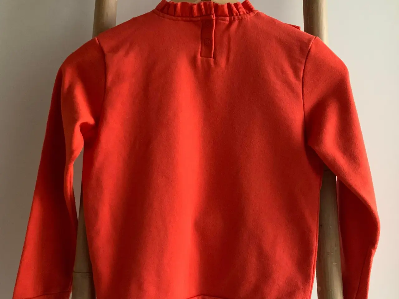 Billede 3 - Name it bluse med flæser, str. 134-140