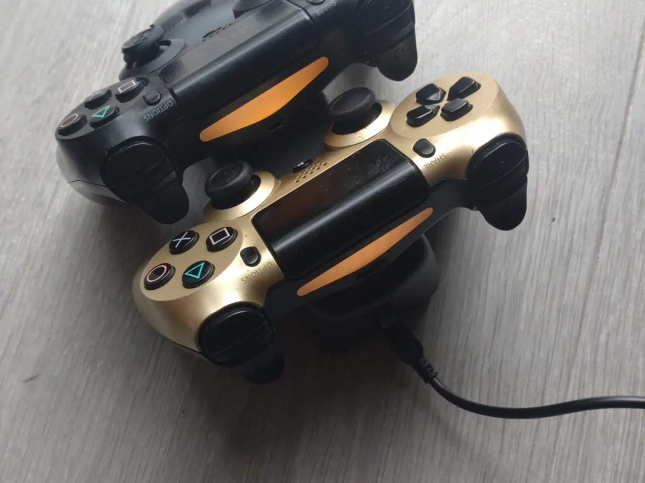 Billede 2 - PS4 dual charging dock