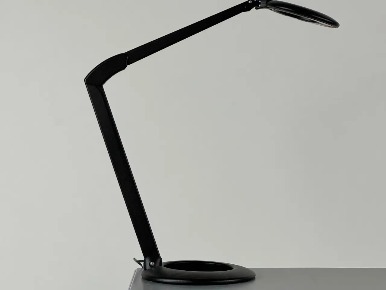 Billede 4 - Luxo Ovelo LED Bordlampe – Sort