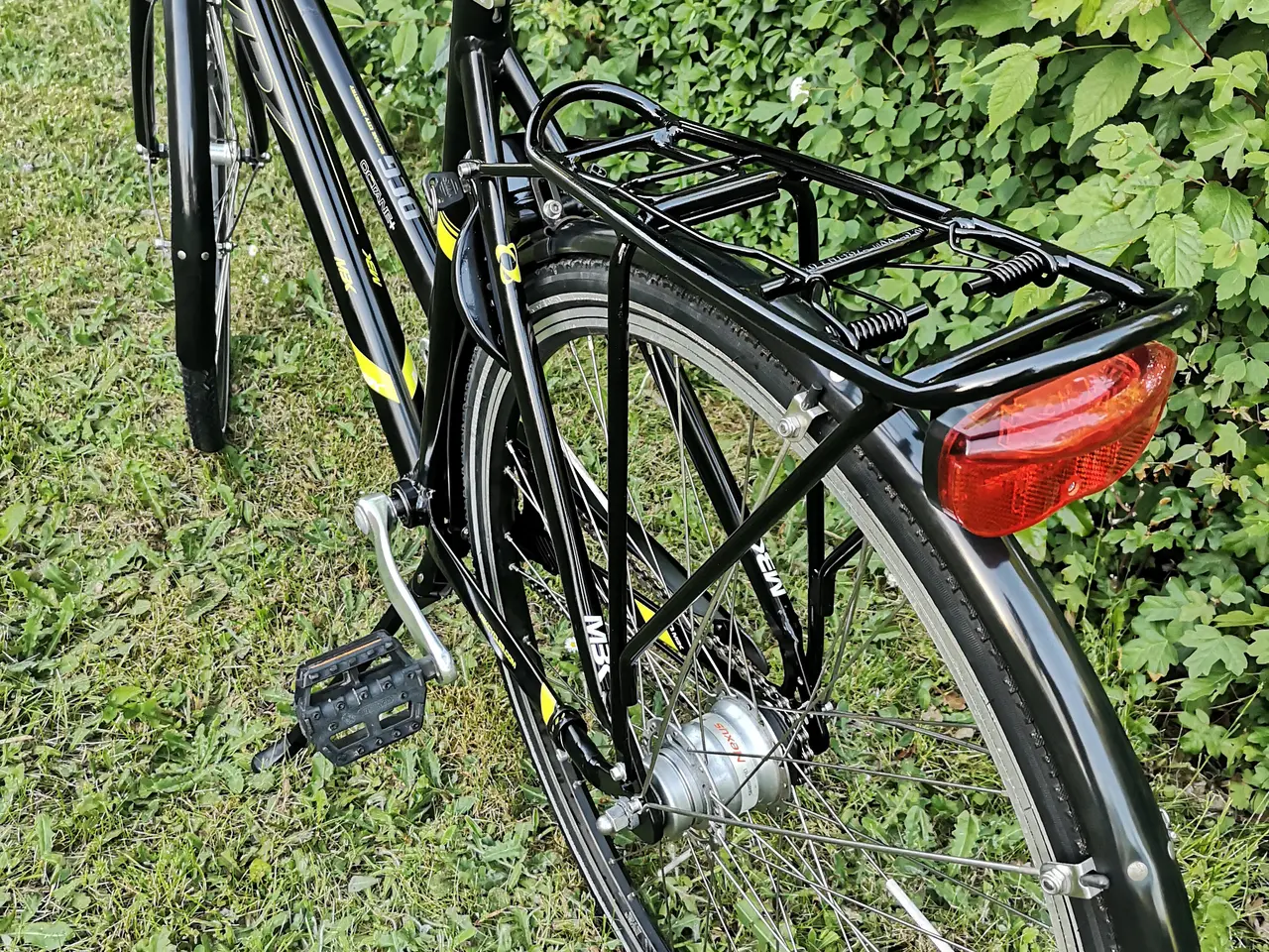Billede 7 - Flot MBK dame-pigecykel ,godt dæk,28",53 cm, 7 gea