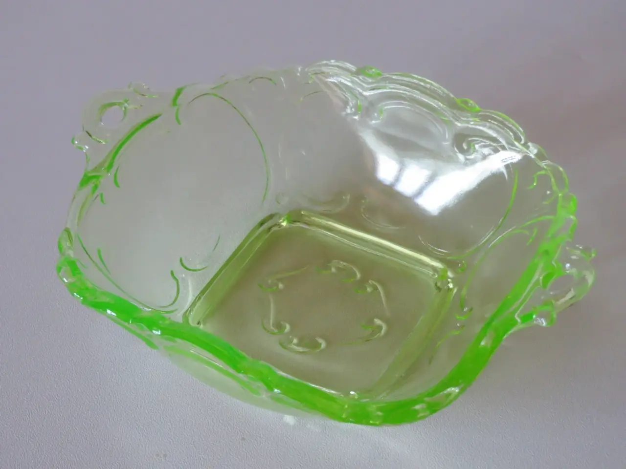 Billede 6 - 3 flotte glasskåle i uranglas