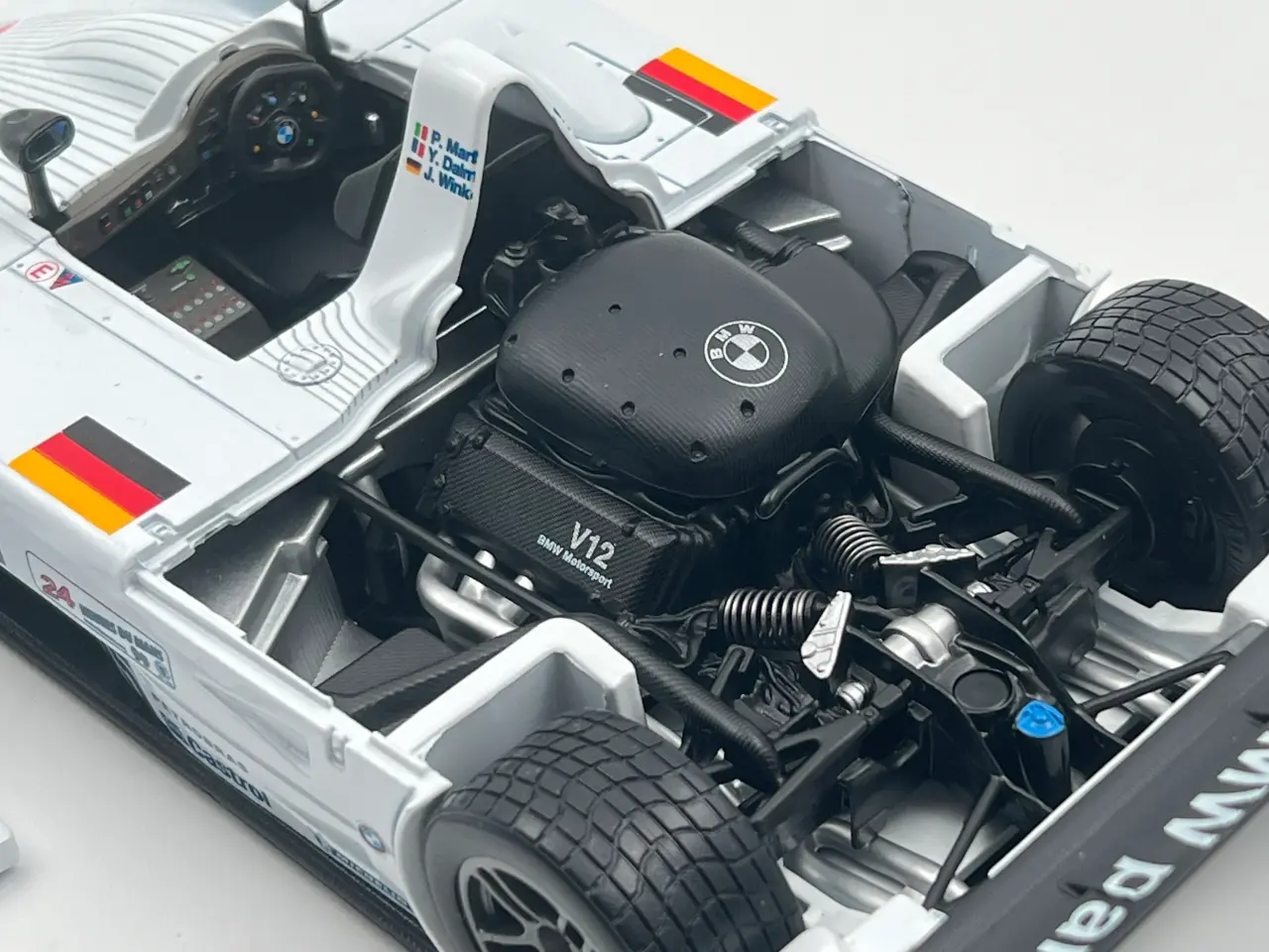 Billede 5 - 1999 BMW V12 LMR #15 - 1:18