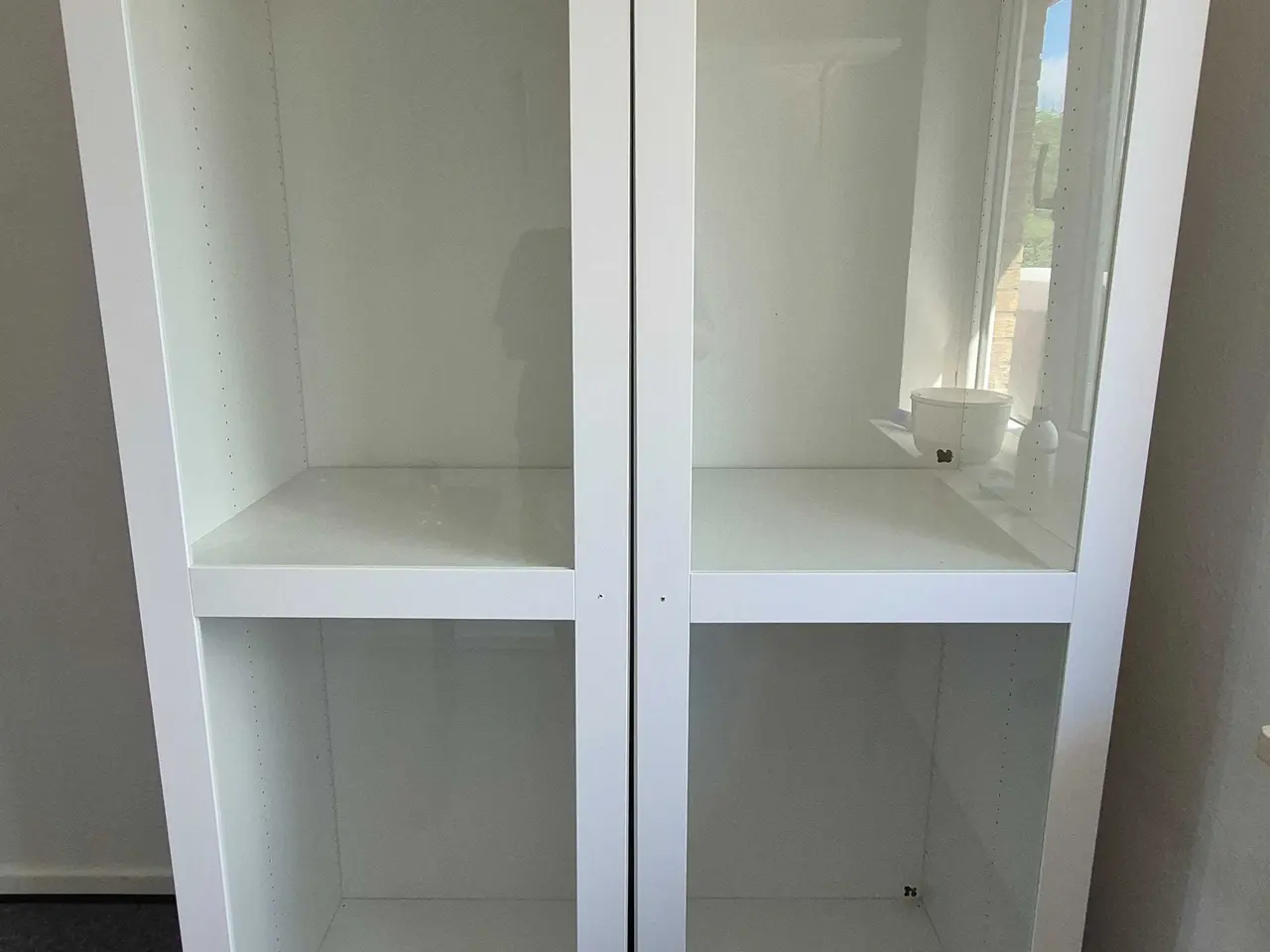 Billede 5 - 2 stkSkab fra ikea m/ glas låg