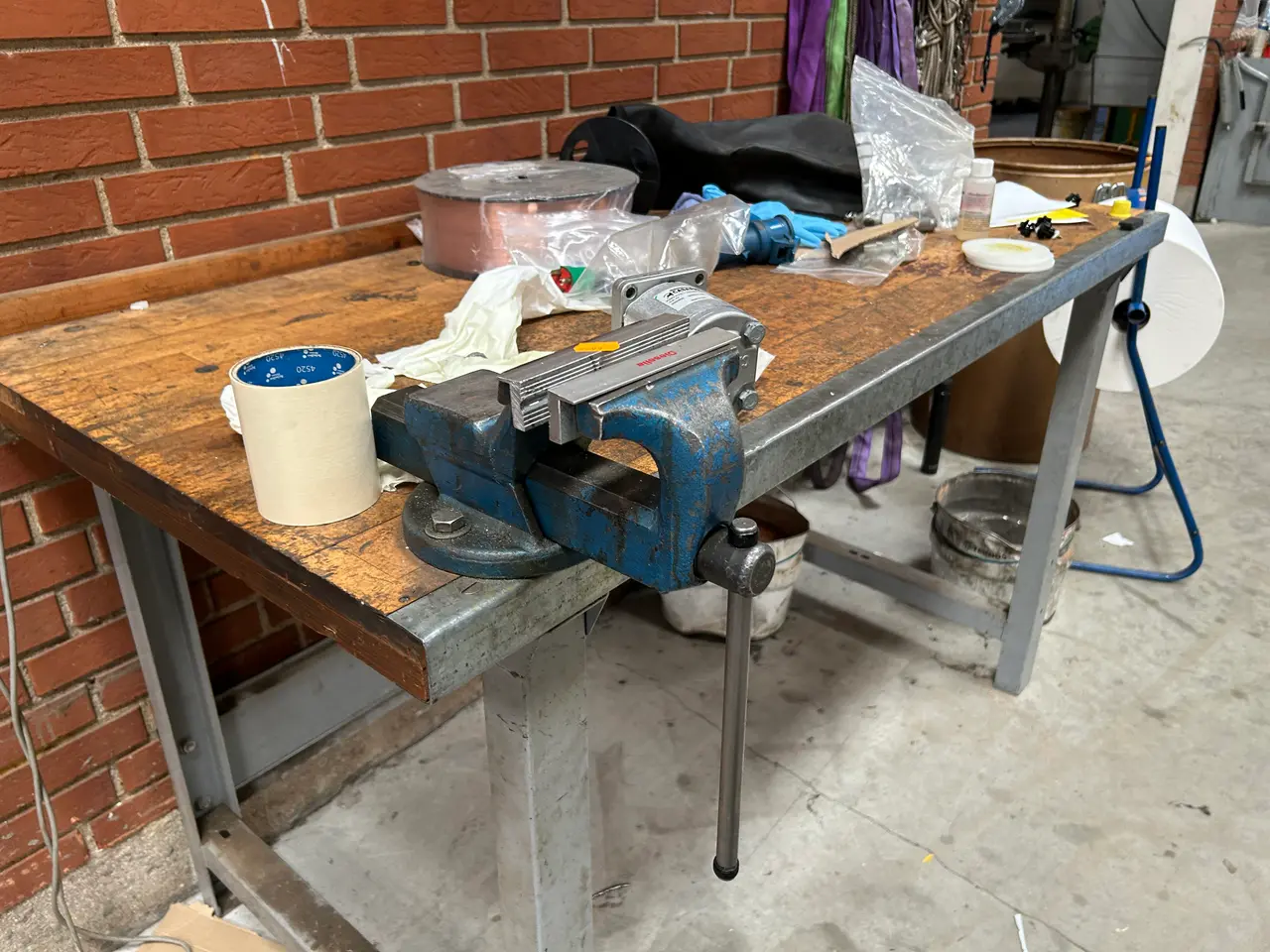 Billede 3 - Arbejdsbord med indhold