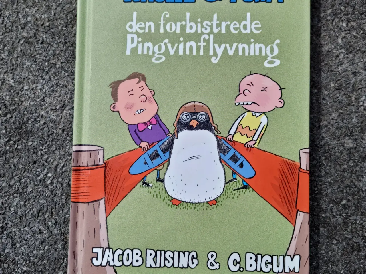 Billede 1 - Krølle & Puha den forbistrede Pingvinflyvning BOG