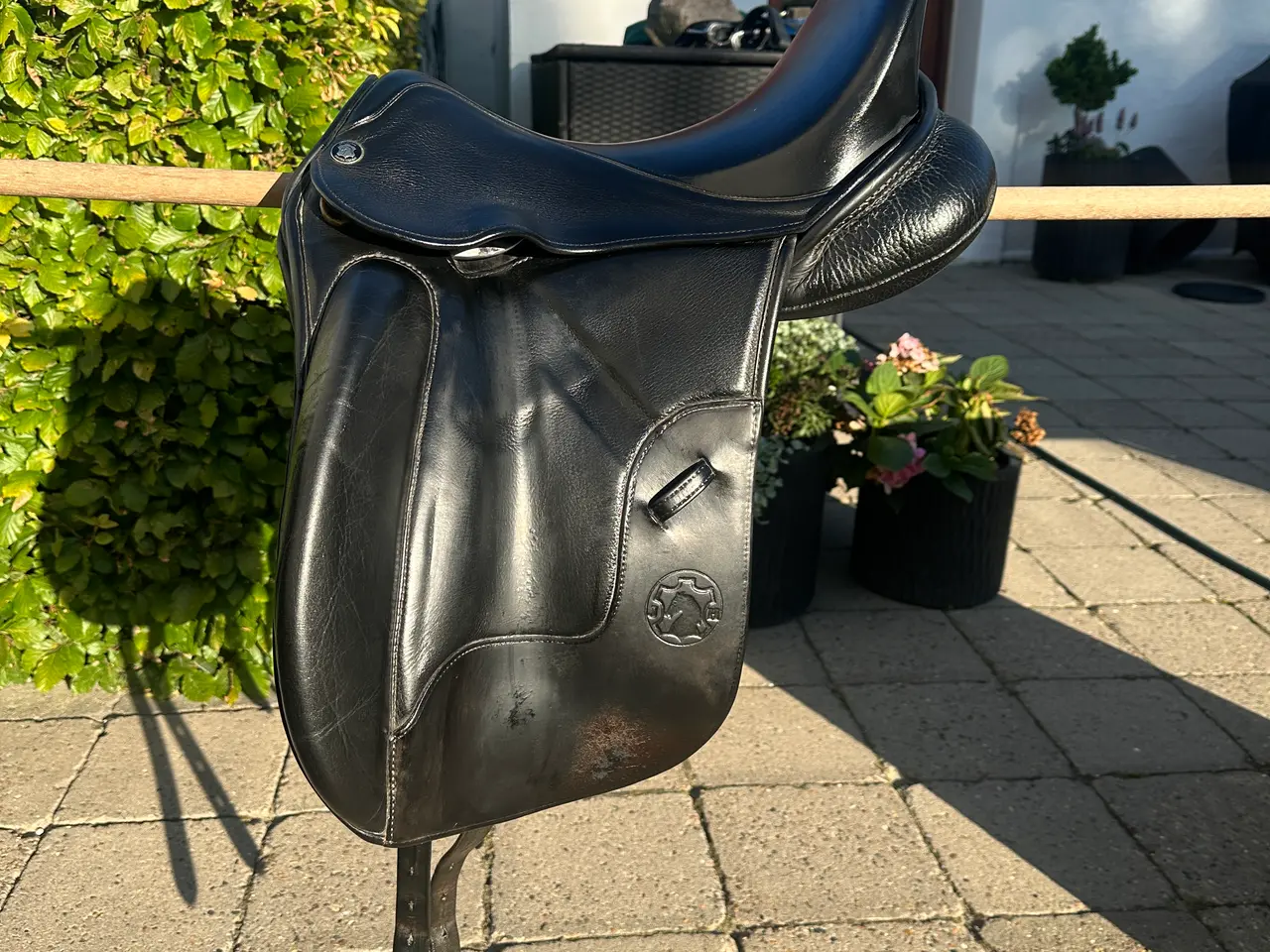 Billede 3 - Hennig Dressursadel 17" incl. tilbehør sælges