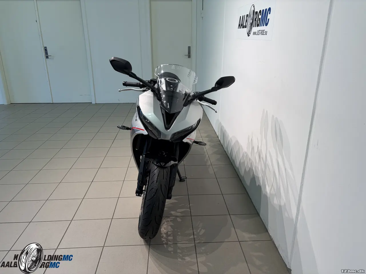 Billede 7 - Triumph Daytona 660 ALUMINIUM SILVER/SAPPHIRE BLACK