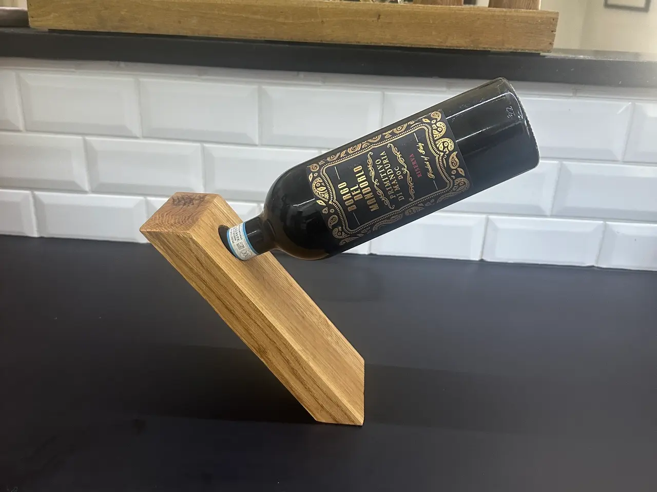 Billede 2 - Svævende Vinholder i Massivt, Upcyclet Egetræ 🍷✨