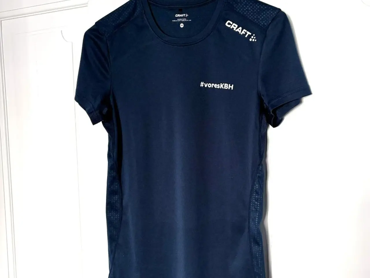 Billede 1 - Løbetrøje - fitnessbluse - #voresKBH