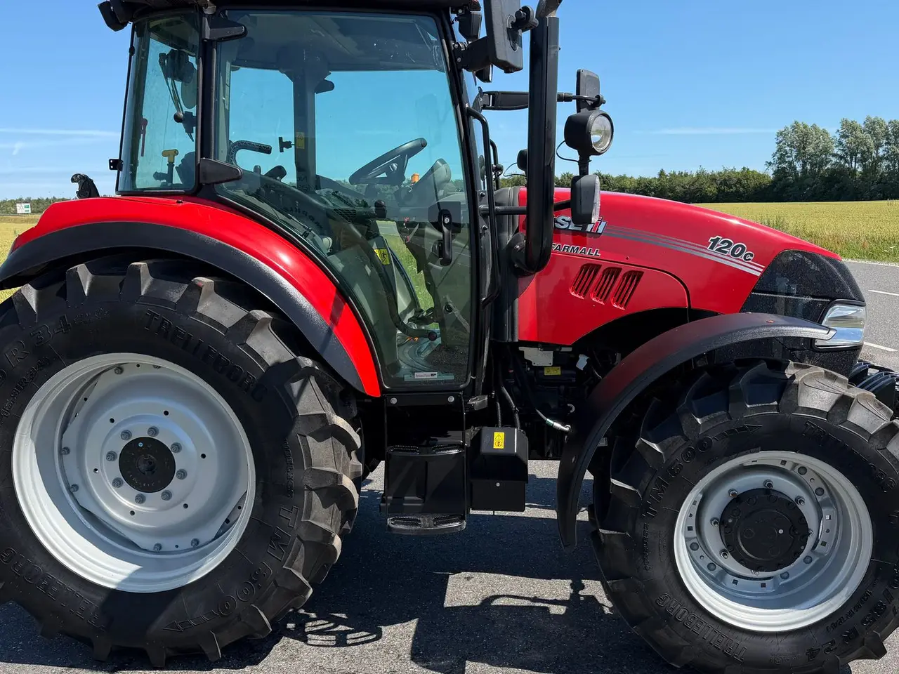 Billede 4 - Case IH Farmall 120C Let brugt traktor, kun 577 timer - Vendegear og Aircon