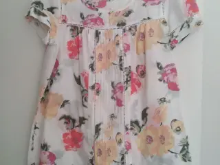 Blomstret top