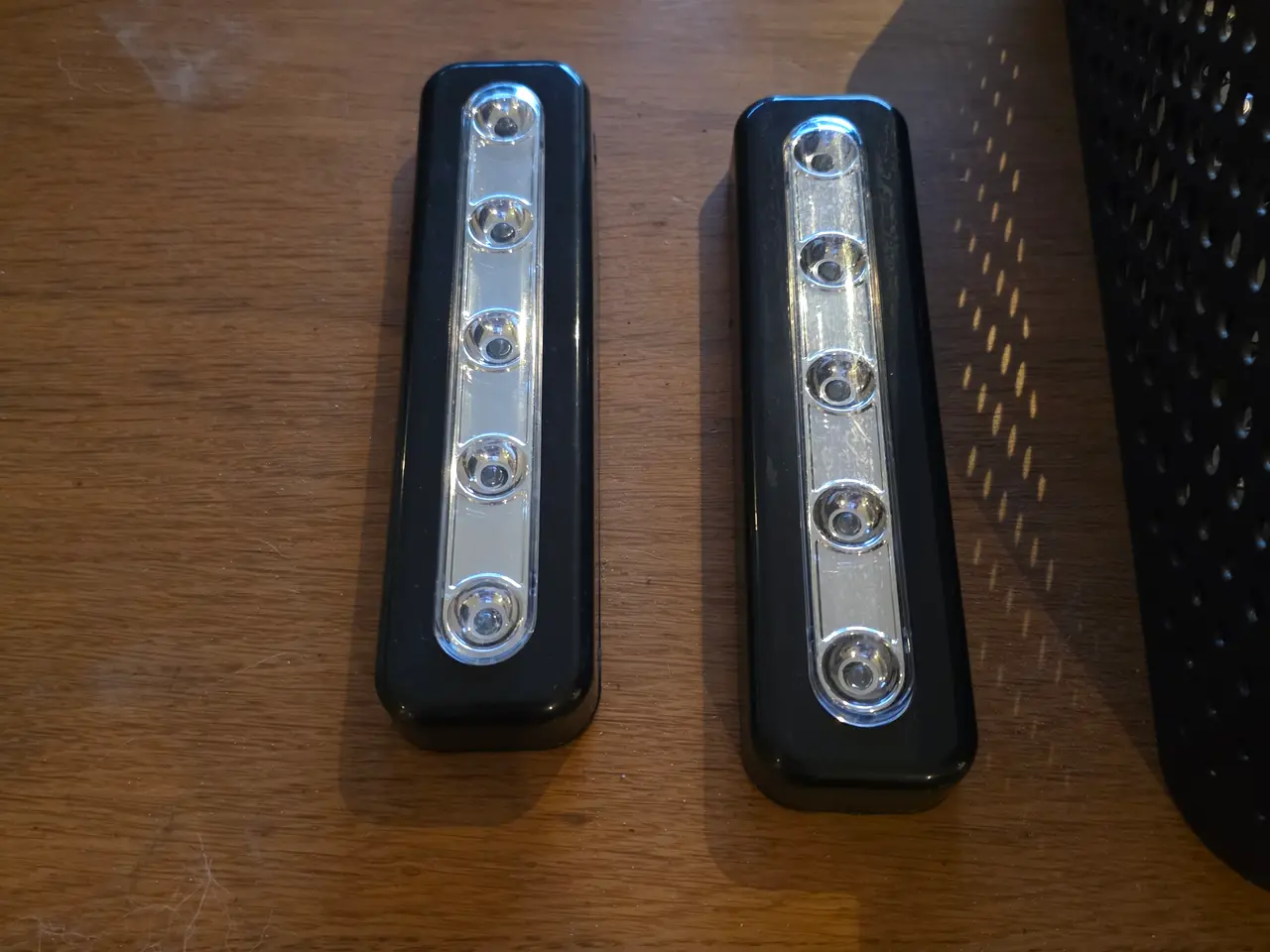 Billede 3 - 5 led tryk lampe på batteri