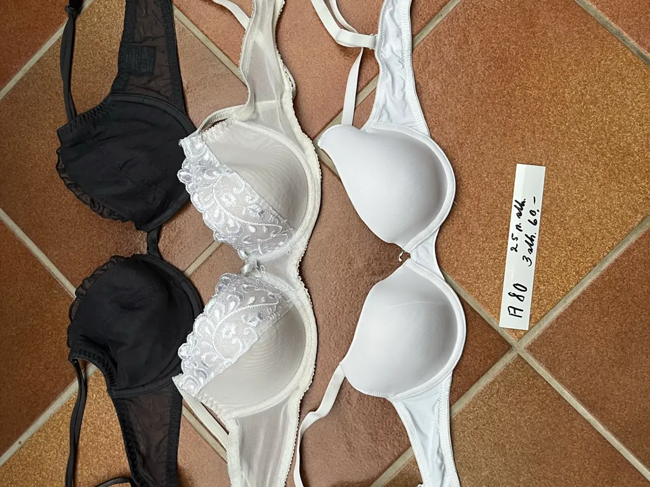 Billede 1 - 3 stk BHer str 80A