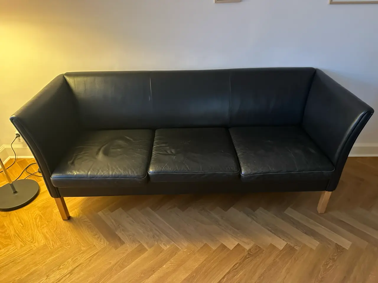 Billede 1 - 3 Pers sofa i sort læder