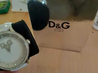 Ældre D&G ur sælges.