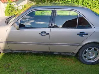 Mercedes c280 med plader