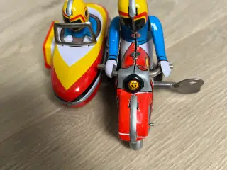 Motorcykel med sidevogn i metal