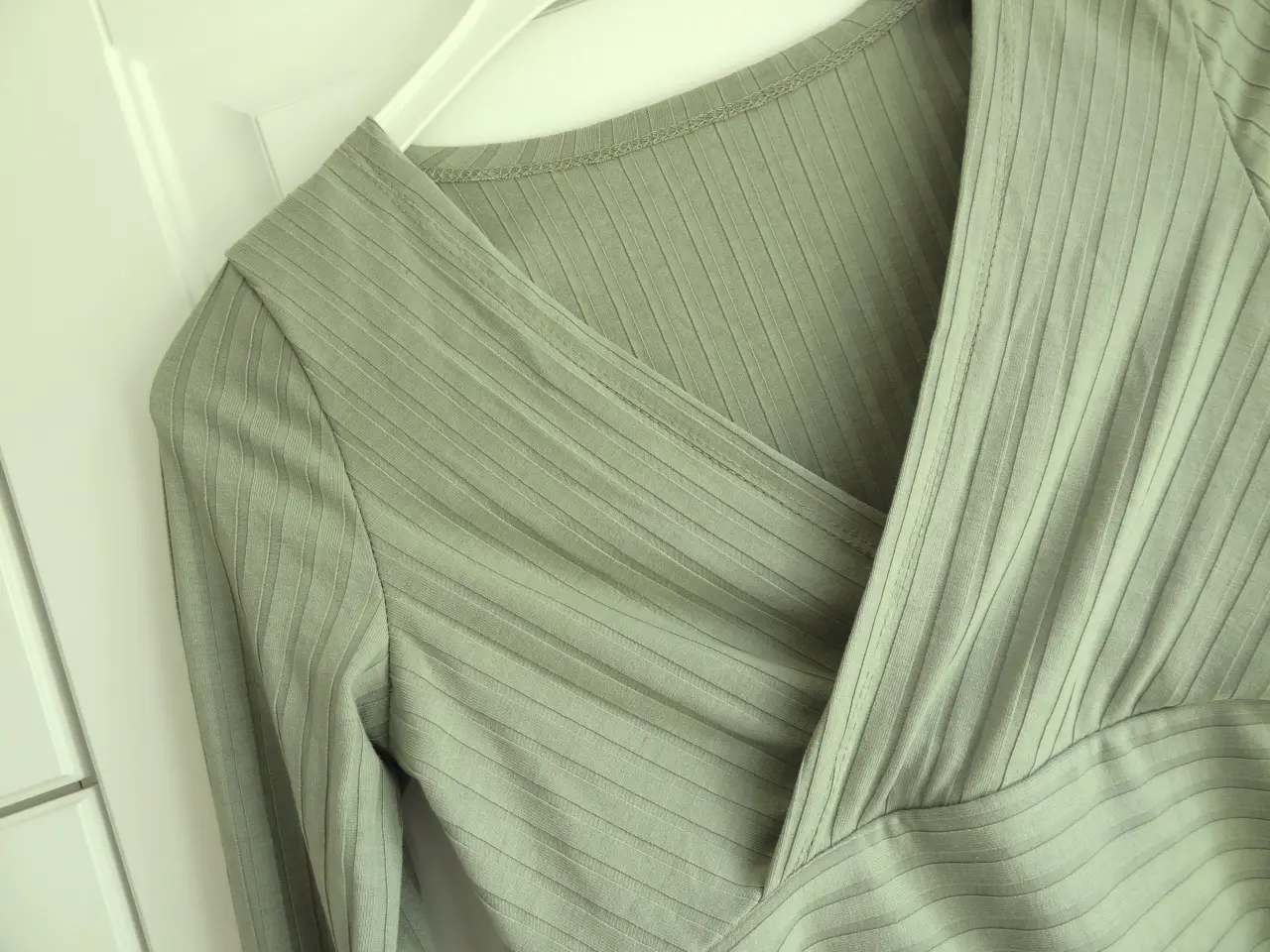 Billede 2 - Top, Bluse , str. 34, Vissengrøn