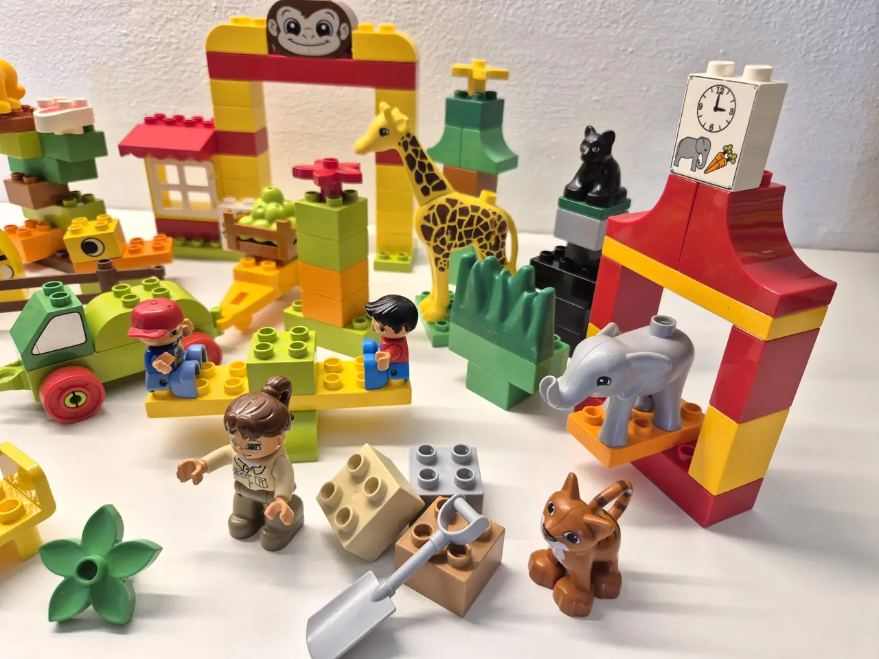 Billede 3 - Duplo Zoo, Mange Dyr samt forskellige figurer og k