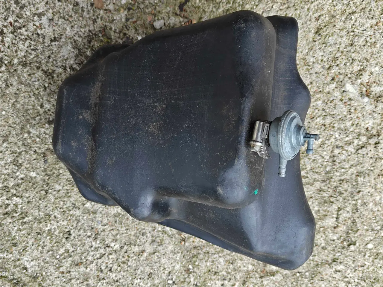 Billede 4 - Benzintank til yamaha neos