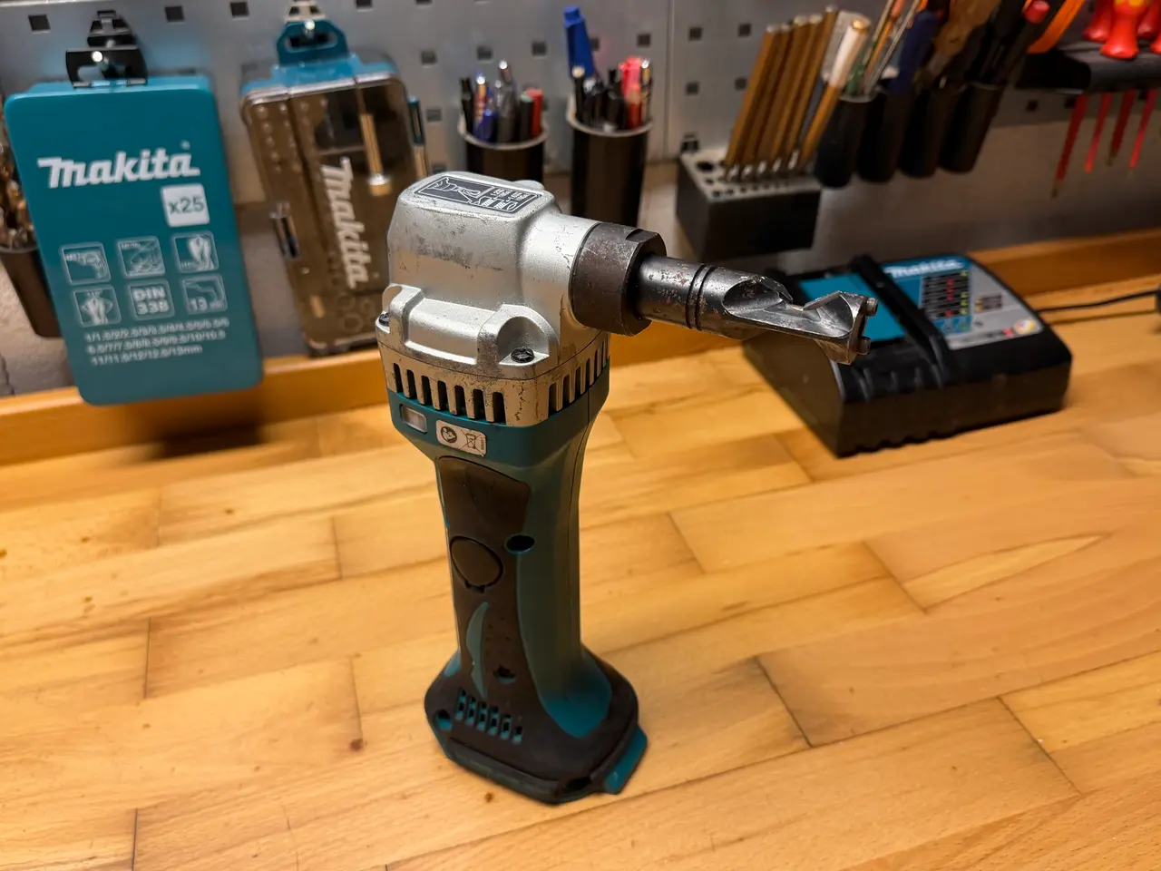 Billede 1 - Makita DJN161Z pladenipler