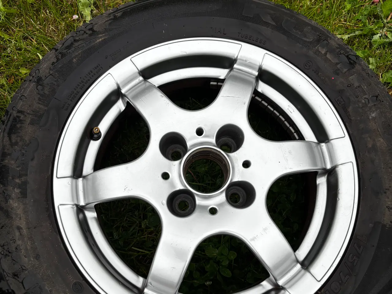 Billede 2 - Alufælge 6x14 ET 38 4x100 dårlige dæk. 