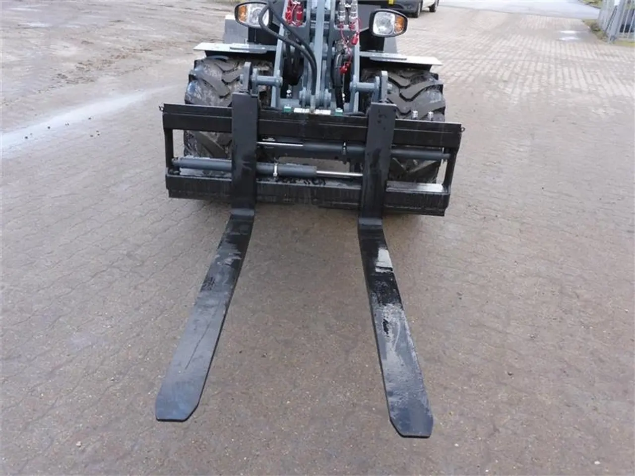 Billede 1 - GiANT pallegaffel med hydraulisk samlesprede