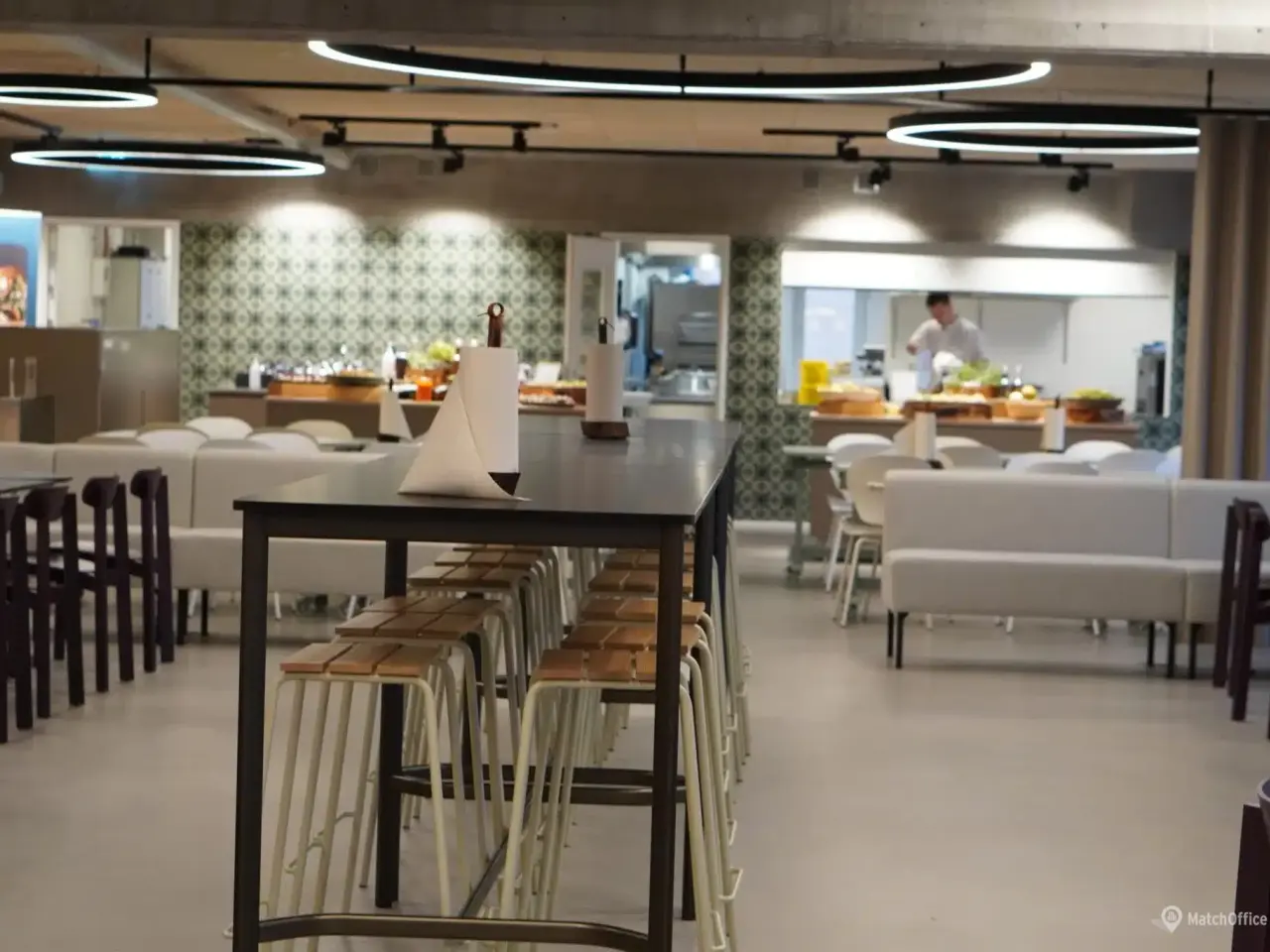 Billede 12 - Et butikslokale midt i Herlevs travleste kryds