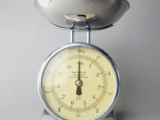 ⭐️- Køkkenvægt i Klassisk Retro-Design