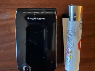 Sony Ericsson f100i