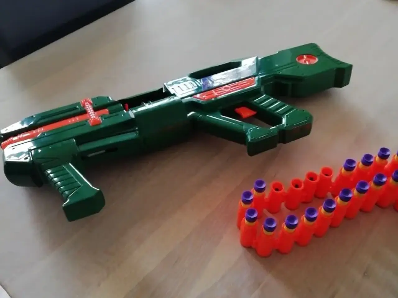 Billede 1 - Gevær automatisk med skumpile