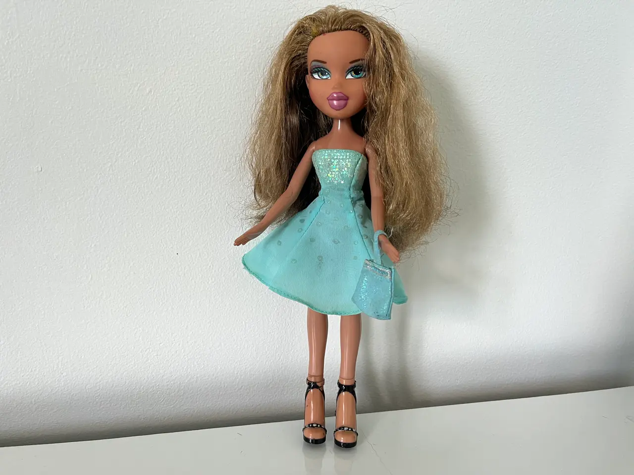 Billede 8 - Bratz Hollywood Style Yasmin med original kjole og