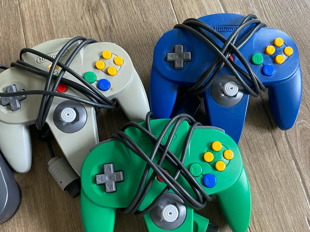 Billede 2 - Nintendo 64 med controllere og spil