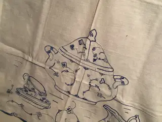 Forhæng/stof med RC inspireret motiv