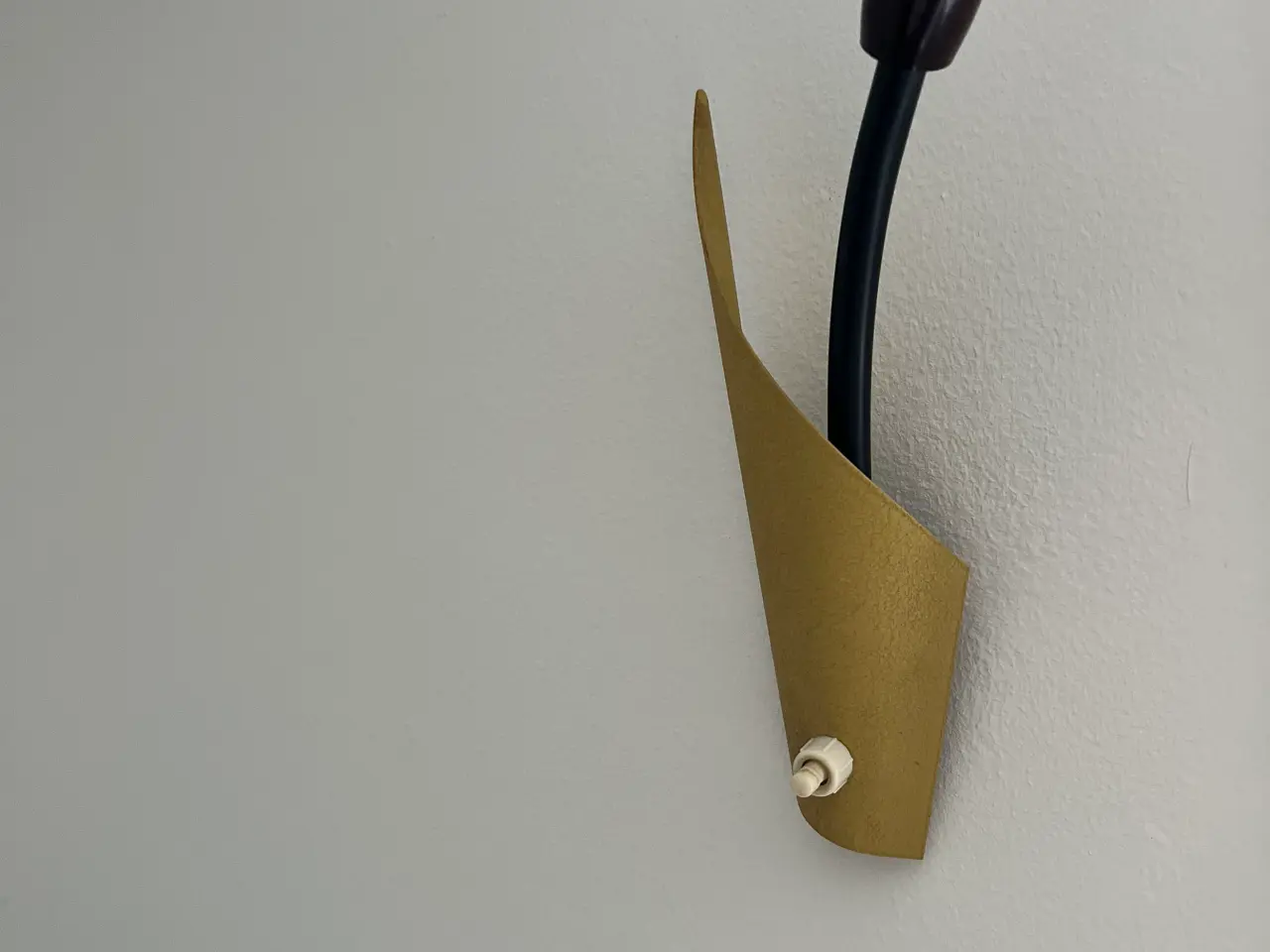 Billede 11 - 2 vilde lamper – skarpt design og lækker gul farve