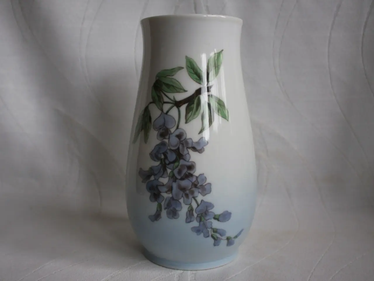 Billede 1 - Vase med blåregn fra Bing og Grøndahl