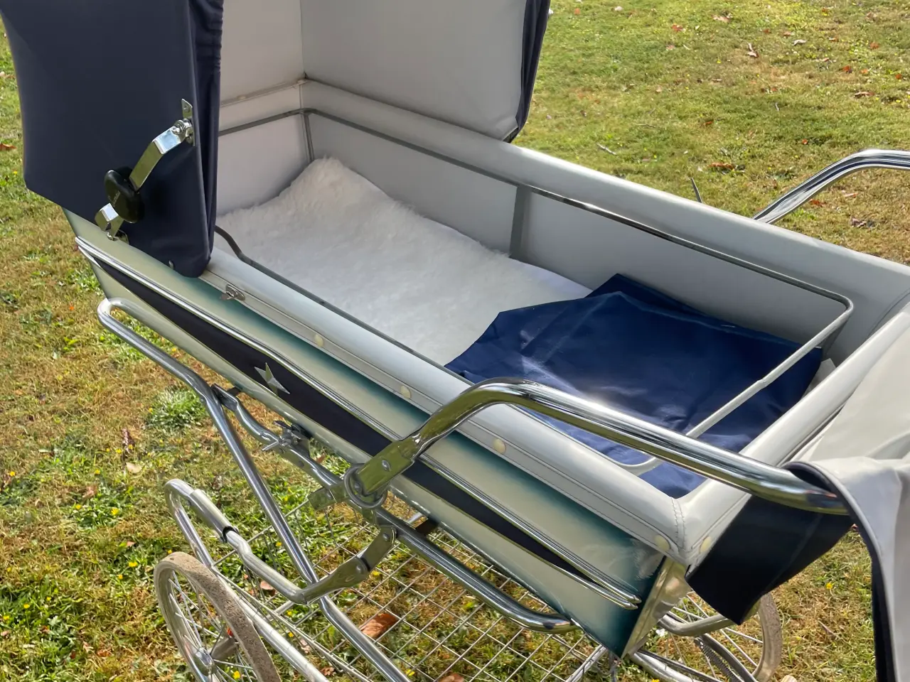 Billede 4 - Flot gammel skandik barnevogn med original indsat