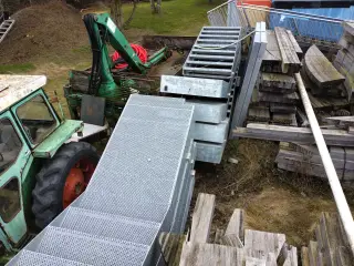 Brandtrappe med repos 