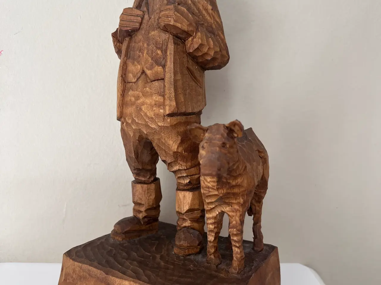 Billede 3 - Frihed Knudsen træ figur 