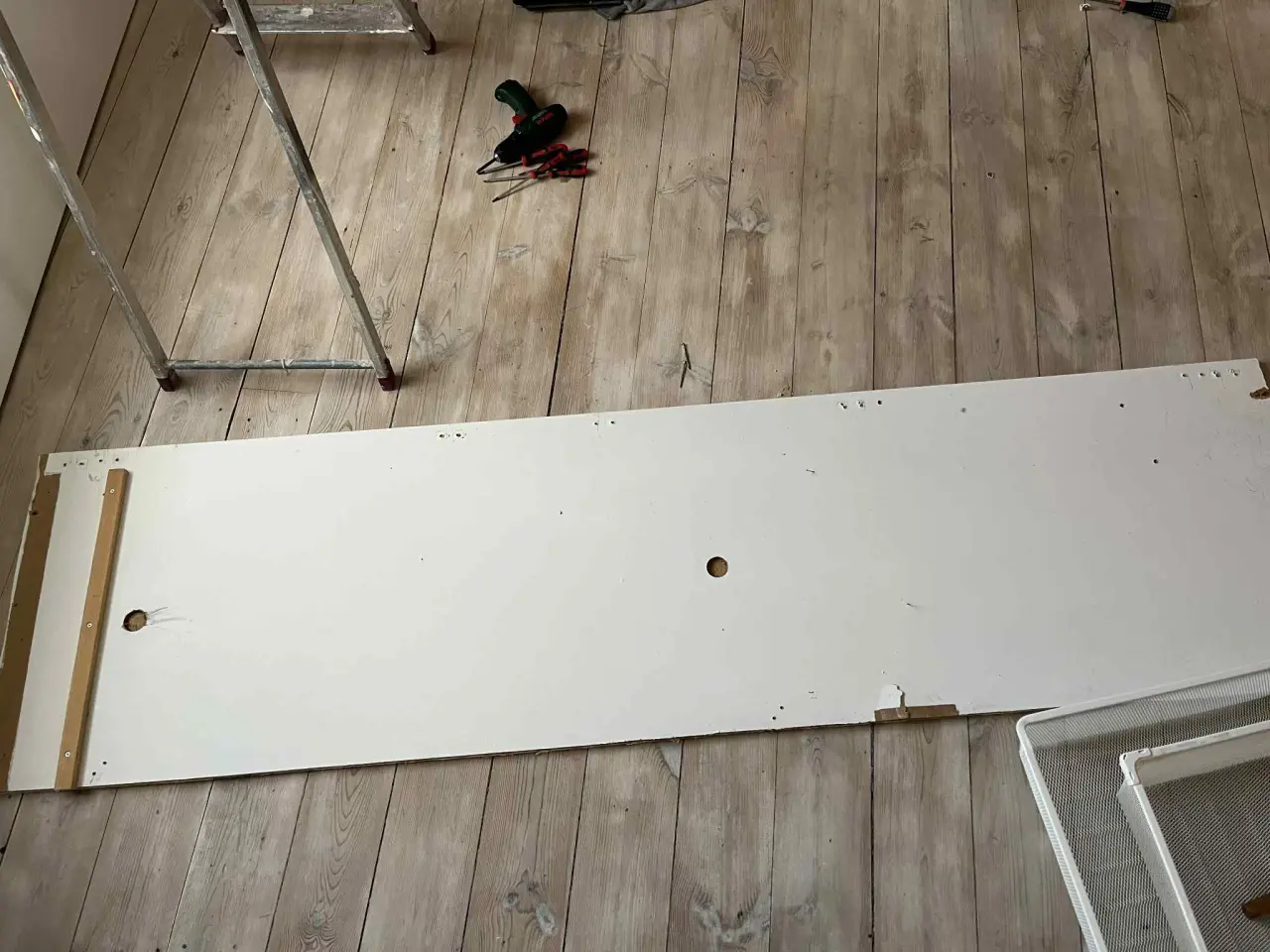 Billede 2 - Rest MDF træ fra indbygget skab