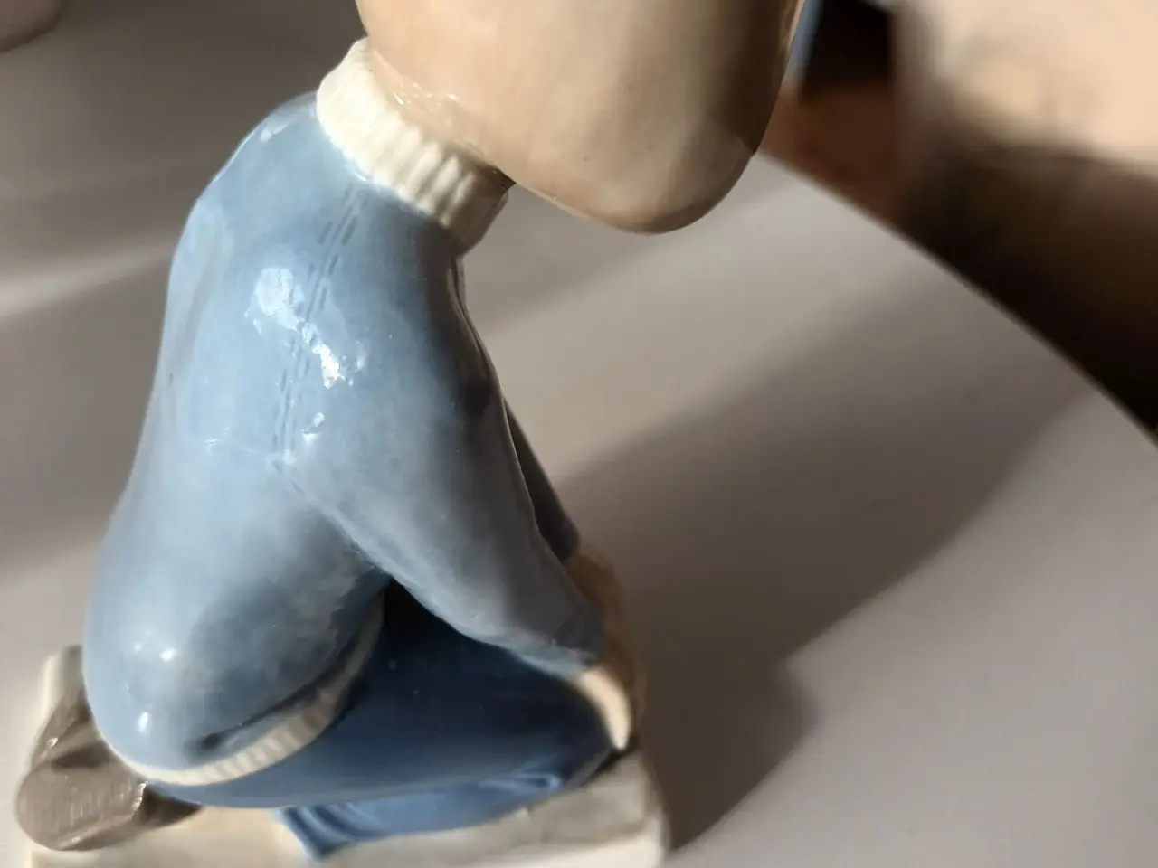 Billede 3 - Flot Porcelæns Figur af Pige højde 16 cm