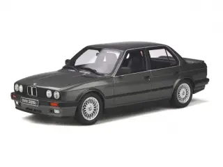 1988 BMW 325i E30 1:18