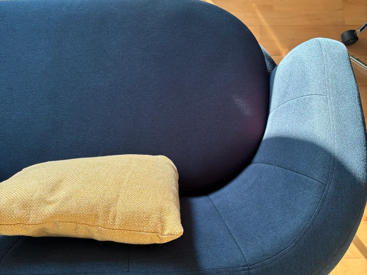 Billede 2 - Sofa GISTRUP 3-pers. mørkeblåt stof