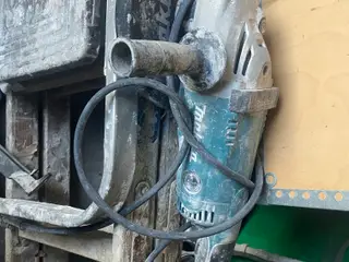 Stor vinkelsliber fra makita 