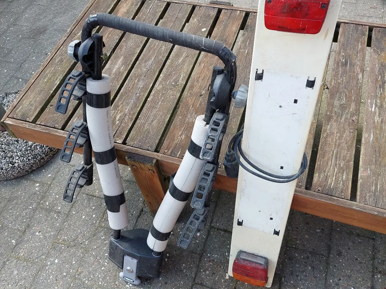 Billede 3 - Thule cykelholder + lygtebom