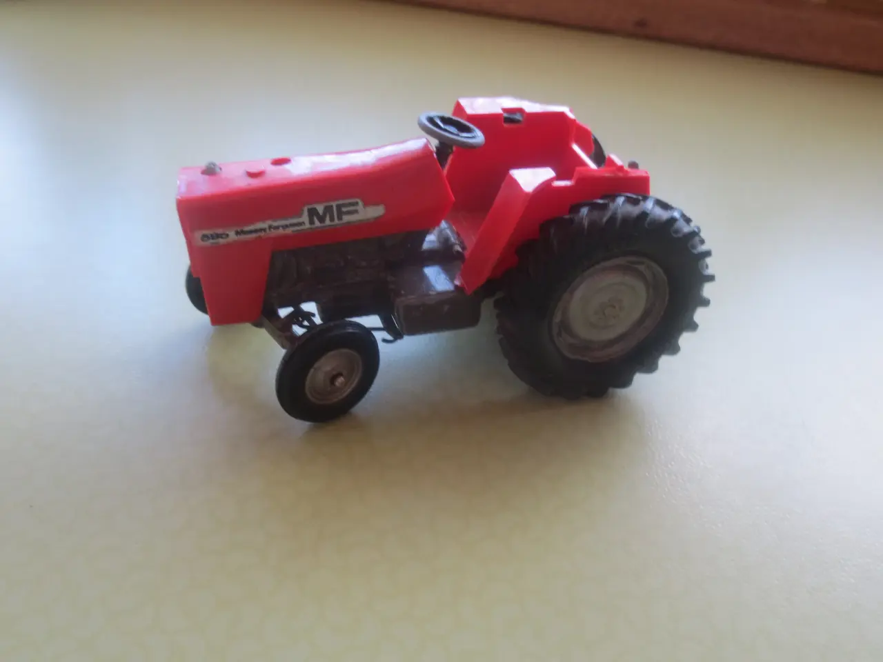 Billede 5 - 3 stk Modeltraktorer Ford TW 20 Massey ferguson 59