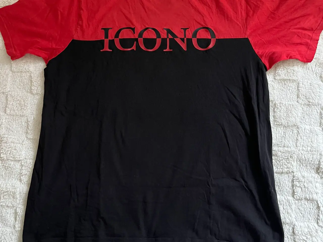 Billede 1 - T-shirt fra Icono.