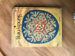 Skindsyning  af Kirsten Tange Jørgensen